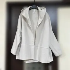 こはく様】未使用タグ付きシニカル ポリエステル ニット パーカー