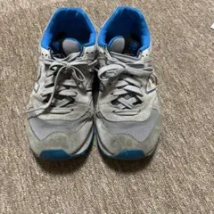 ニューバランス　スニーカー