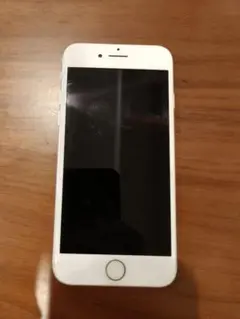 Apple iPhone 7 シルバー 本体