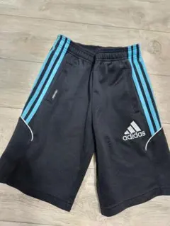 adidas ハーフパンツ 黒 青ストライプ　130 美品　きれい
