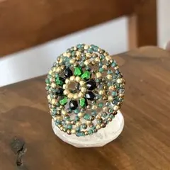13－15号　ビーズ　リング　指輪　大きい丸型　グリーン×ゴールド