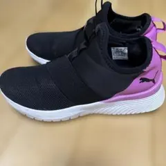 PUMA ソフトフォーム+ スリッポン ブラックパープル　23.5
