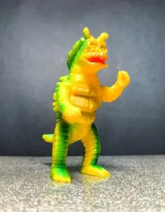 ブルマァク　カネゴン3体★怪獣フィギュア　ウルトラQ ブルマァク魂　蓄光 ブルマァク製「カネゴン」の「昭和レトロカラー」が2025年11月13日12時