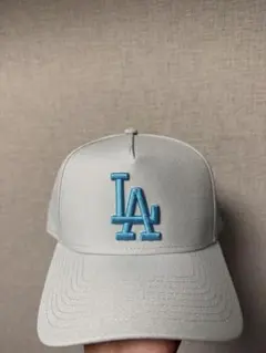 LA Dodgers ベースボールキャップ ライトグレー