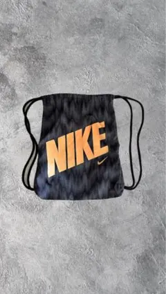 Nike ドローストリングバッグ 黒とオレンジ