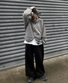 Chikashitsu + ユニセックスクロップドフード長袖ブルゾン　グレー