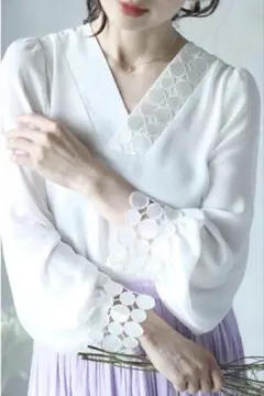 FRENCH PAVÉ シフォンホワイトブラウスのサムネイル