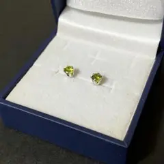 ペリドット ピアス シルバー925 No.1218 - メルカリ
