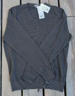 エクストラ　ファイン　メリノ　Vネックセーター
