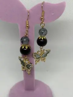 ハンドメイド 蝶モチーフ ピアス
