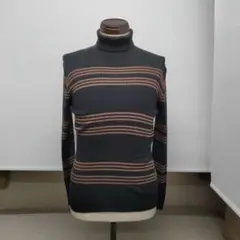 コムサメン／タートルネックセーター