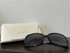 ❤︎太陽❤︎さん専用　MICHAEL KORS サングラスのサムネイル
