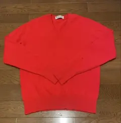 Burberry’s 赤 Vネックニット　※シミあり