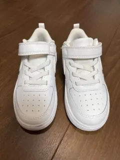 Nike ホワイト スニーカー