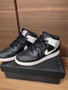 Nike Air Jordan 1 Mid ブラック/ホワイト/ピンク　25