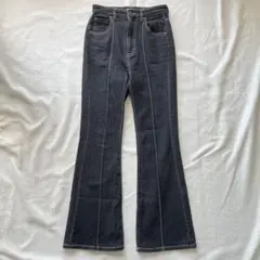 リゼクシー　ブーツカット デニムパンツ ブラック　Sのサムネイル