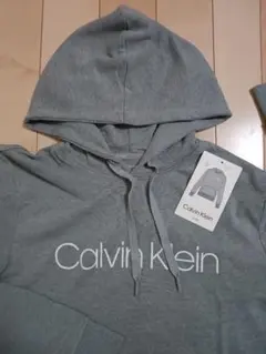 1【今だけ価格】新品Calvin kleinカルバンクライン パーカーグレー系M