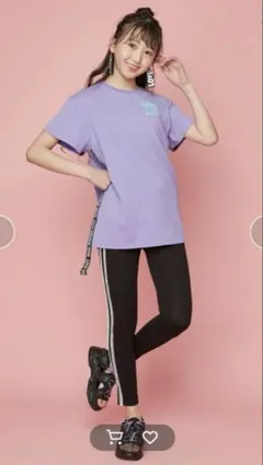 JENNILOVE Tシャツのサムネイル