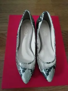 coca 蛇柄ポインテッドトゥハイヒール