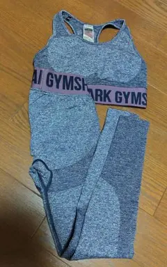 GYMSHARK ジムシャーク スポーツブラとレギンスセット