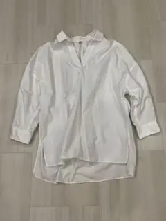ユニクロ　シャツ　トップス