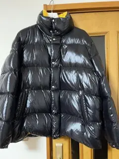 〈値下げしました〉モンクレール　ダウンジャケット