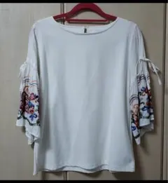 スコットクラブ LASUD マンサール 刺繍トップスのサムネイル