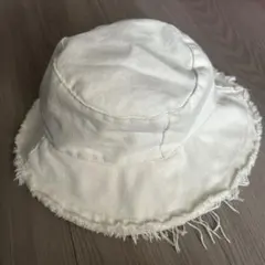 ホワイト フリンジ付き バケットハット
