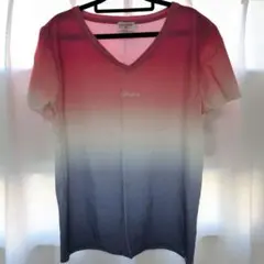 グラデーション Vネック Tシャツのサムネイル