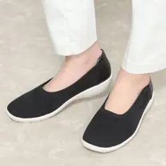 新品　23.5cm パンジー　PANSY スリッポンスニーカー　メッシュ　黒