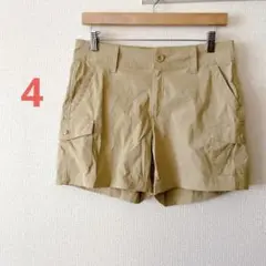 ベージュ ショートパンツ サイドポケット付き　4