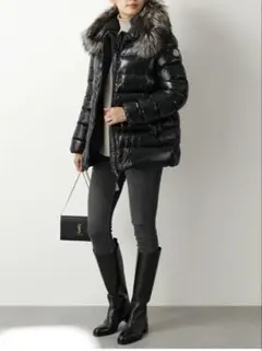 美品　Moncler ブラックダウンジャケット フード付き サイズ1