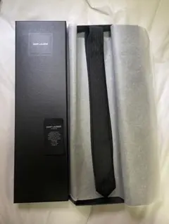 今週まで最終値下げ‼️SAINT LAURENT PARISシルク　ナロータイのサムネイル