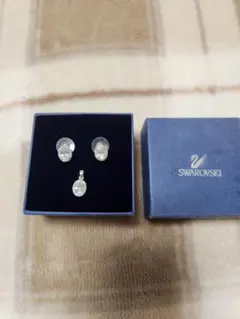 Swarovski オーバル型ピアスセット