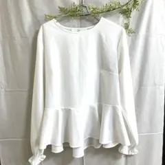 [未使用]cocaホワイト フリル裾 長袖トップス M