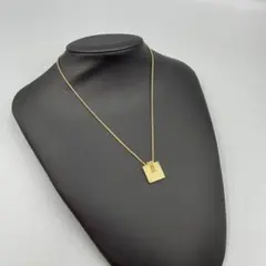 050 訳あり ジバンシー ゴールド スクエア型ペンダントネックレス 