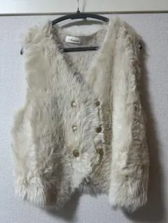 値下げ！美品　アイボリー ファーベスト ダブルボタン