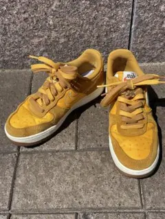 23.5cm NIKE WMNS エアフォース1 