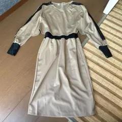 美品 デザイン ベージュ 長袖 ワンピース