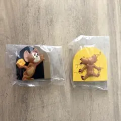 トムとジェリー　ジェリーとタフィーがいるお家フィギュア　ガチャ　２点セット