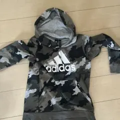 adidas 迷彩柄 フード付きパーカー 150サイズ