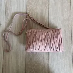 miu miu マテラッセ ショルダーバッグ ピンクのサムネイル