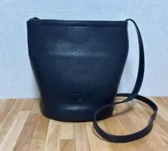 【azun】ヒロフ✨️ワンショルダー　バケツ型　オールレザー　Hロゴ　黒 azun】ヒロフ✨️ワンショルダー バケツ型 オールレザー Hロゴ 黒