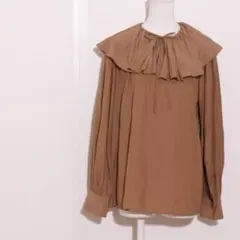 【美品】【ジャーナルスタンダード】フリルカラーギャザーブラウス ブラウンFREEのサムネイル