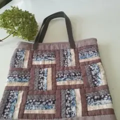 むらさきでまとめたペタンコバック