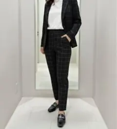 スーツカンパニーウインドウペンブラックスーツ