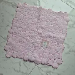 桜の花柄 タオルハンカチ 約25㎝