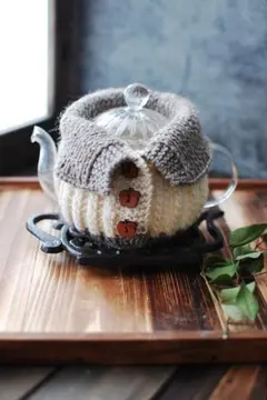 Item thumbnail for item 0336de07-623b-41a4-a1e9-6d00f10a7a71