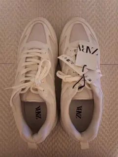 【新品、未使用】ZARA ホワイト スニーカー サイズ44