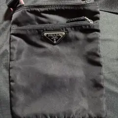PRADA ブラック ショルダーバッグ